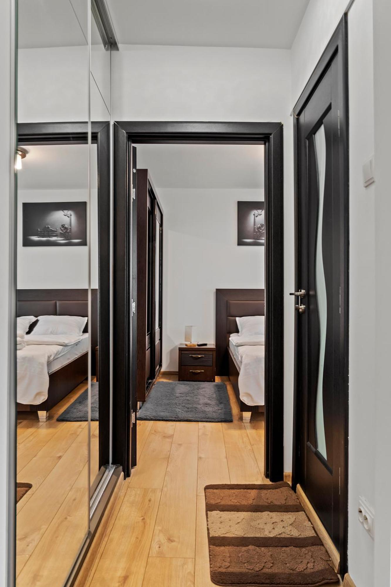 Apartament De Lux Drumul Taberei Бухарест Экстерьер фото